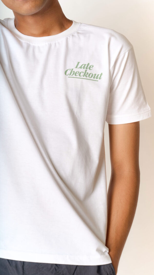 LATE CHECKOUT - Image 4