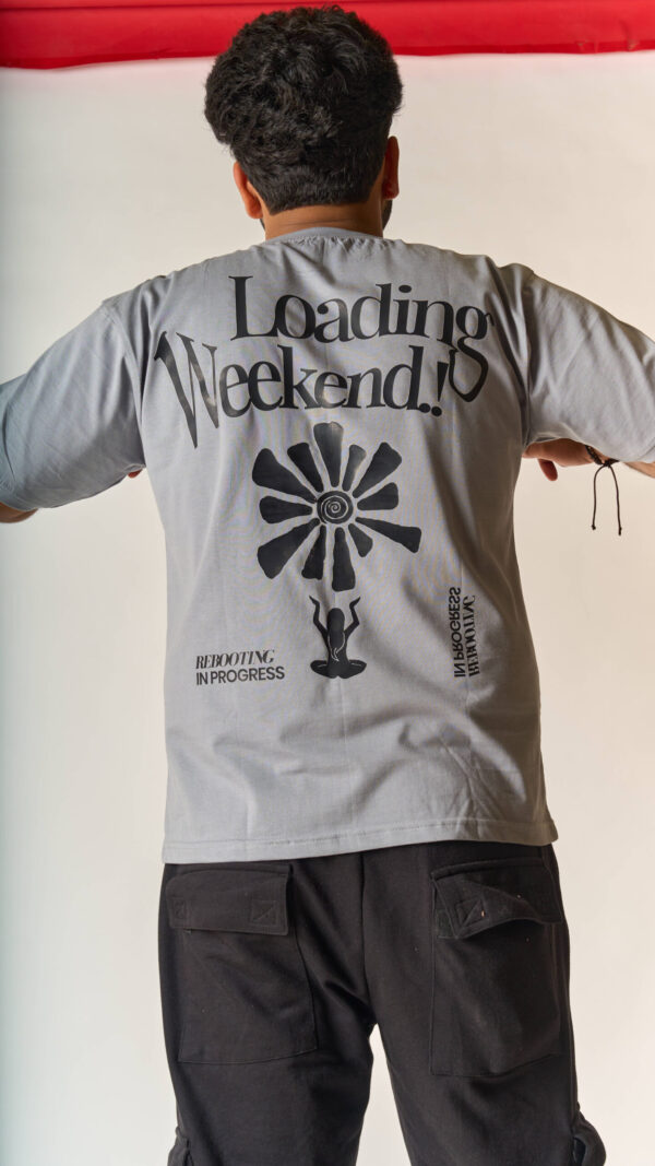 LOADING WEEKEND - Image 2